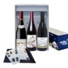 Coffret cadeau premium de vin de l'aveyron de la collection nos belles régions de France de 3 bouteilles. Sur le fourreau on voit trois photos des paysages et de la gastronomie emblèmatique de l’aveyron et le logo de l'entreprise la plume et le vin.